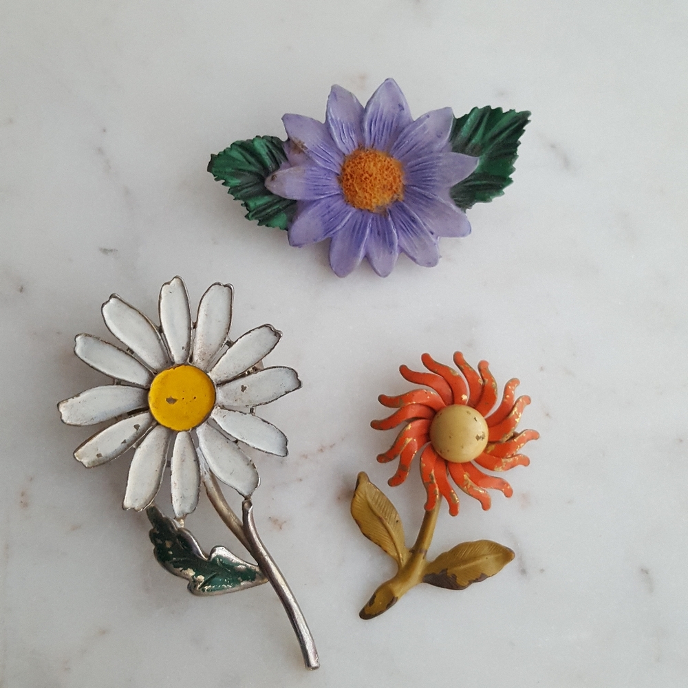 🌙Vintage Floral 3 Brooch Collection🌸 - Picture 1 of 9
